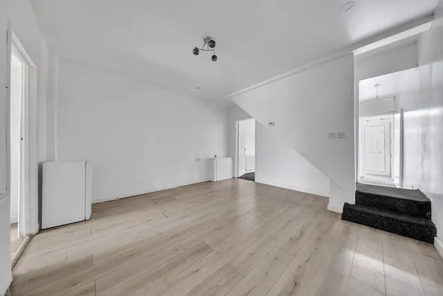 Photo 2 — 41 Becket Avenue, London, E6 6AE
