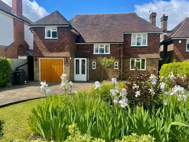 Ewhurst Avenue, Sanderstead, photo 1