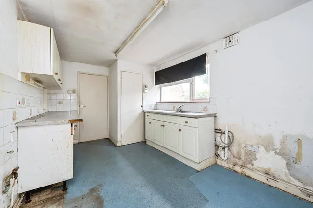 Photo 3 — Meadway, Bedford, Bedfordshire, MK41