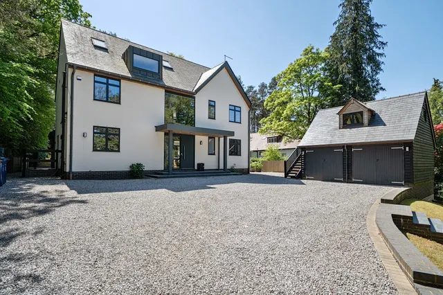 Longdown Close, Lower Bourne, Farnham..., photo 1
