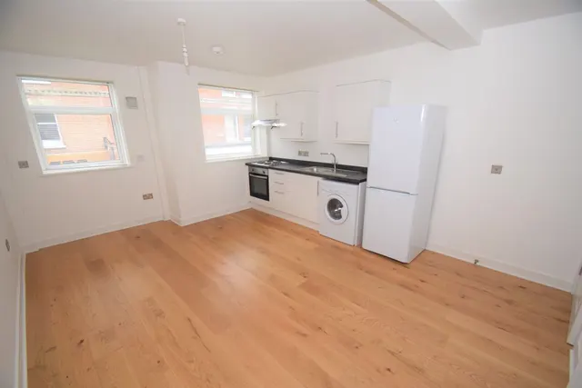 White Hart Street, High Wycombe, HP11, photo 2