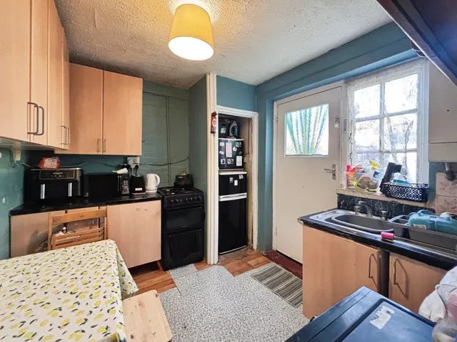 Edrick Walk, Edgware, HA8, photo 3