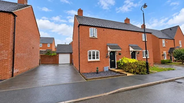 Glebe Road, Roade, photo 1