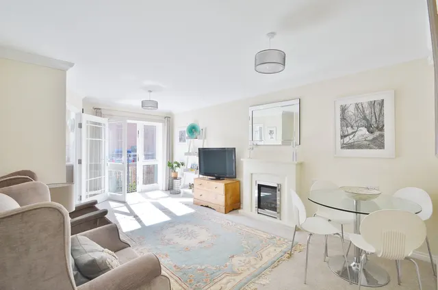 Greyhound Lane, Thame, OX9, photo 3