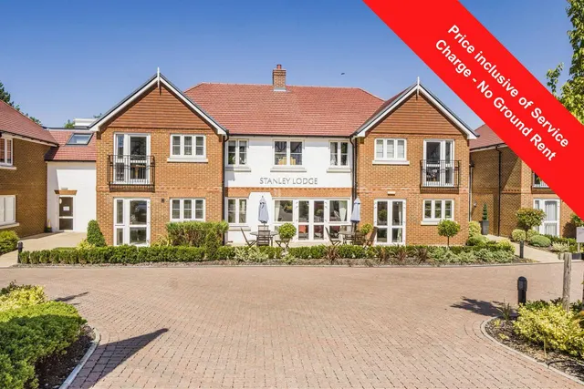 Great Tattenhams, Epsom, KT18, photo 1