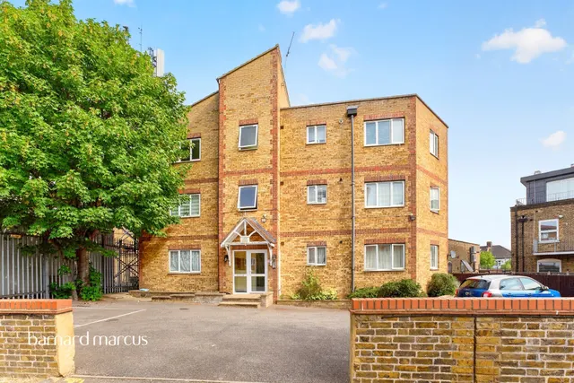 Cranbrook Lane, London, photo 1