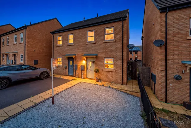 Stretton Street, Adwick-le-Street, photo 1