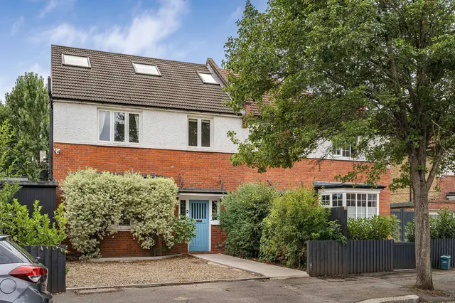 Lynton Road, London, W3, photo 1