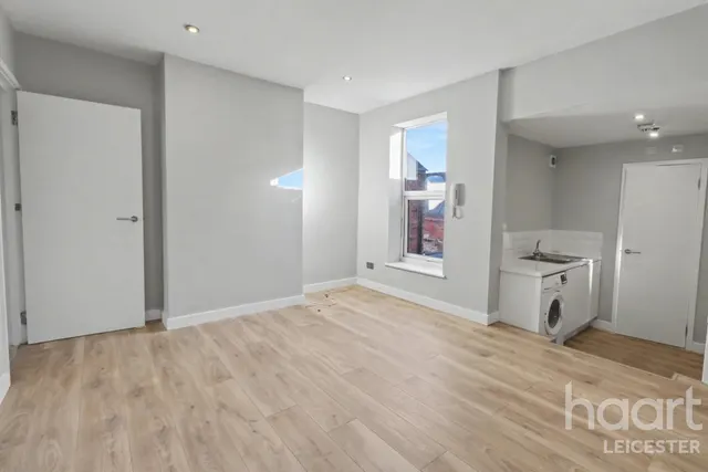 Hughenden Drive, Leicester, LE2, photo 3