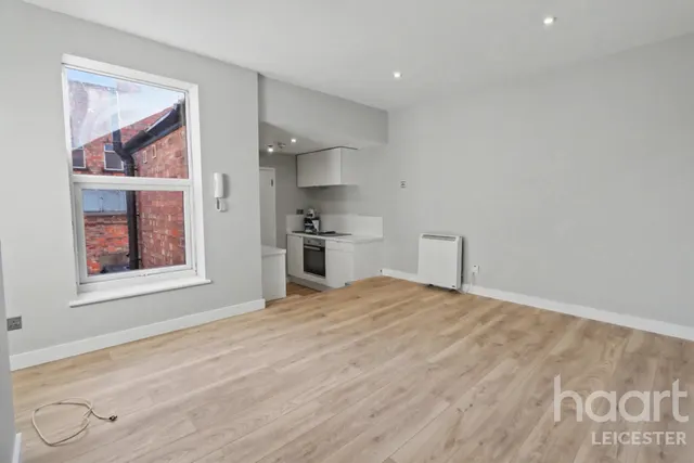 Hughenden Drive, Leicester, LE2, photo 2