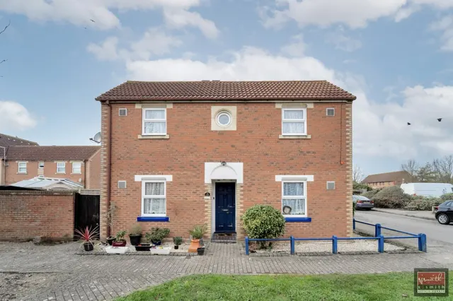 Kilross Road, Feltham, photo 1
