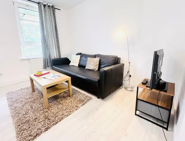 Photo 2 — Renton Close, Brixton Hill, London, SW2