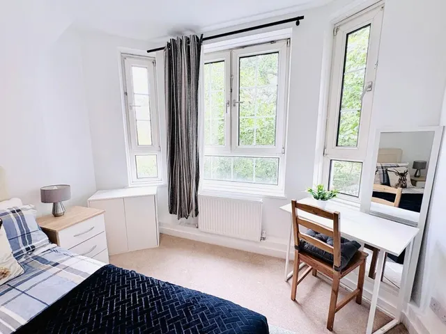 Photo 3 — Renton Close, Brixton Hill, London, SW2