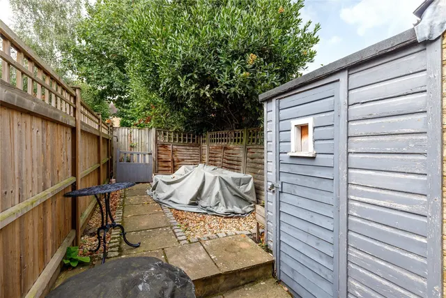 Photo 3 — Balvernie Grove, Southfields, London, SW18