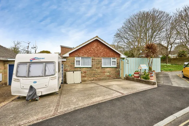 Perowne Way, Sandown, PO36, photo 1
