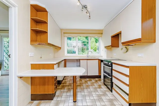 Photo 3 — Arden Road, Crawley RH10 6HL