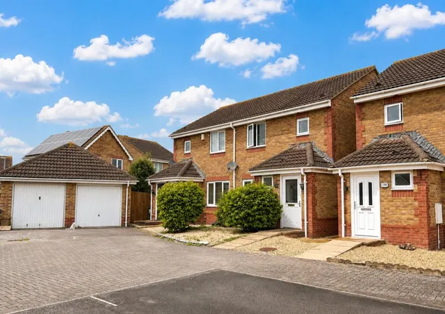 Bramble Drive, Westbury, Wiltshire BA13 3UY, photo 1