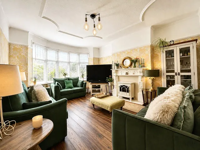 Salisbury Avenue, West Kirby, CH48, photo 3