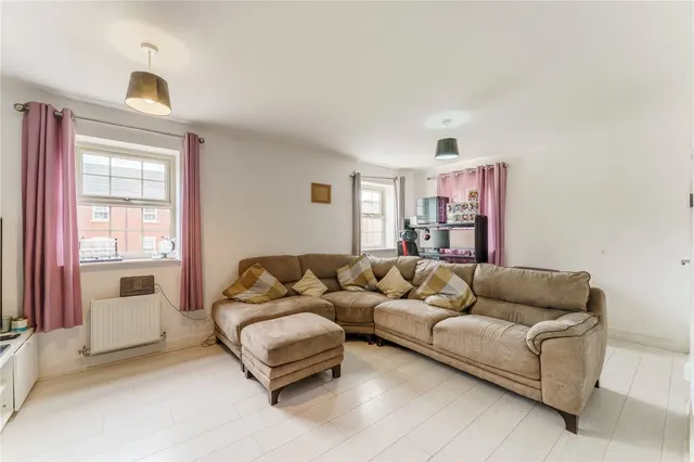 Kempston Road, Featherstone, WF7, photo 3