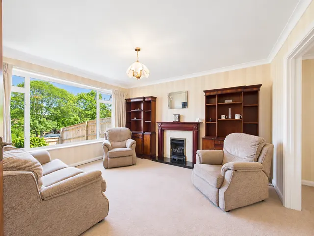 Hithercroft Road, High Wycombe, HP13, photo 2