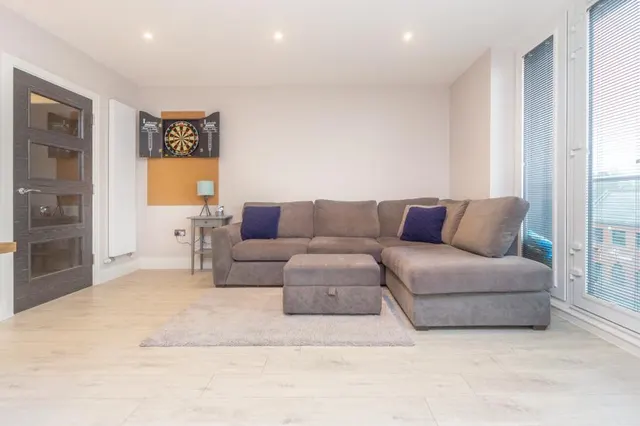 Kings Road, Fleet, GU51, photo 3