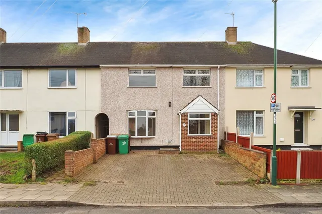 Maypole, Clifton, Nottingham, NG11, photo 1