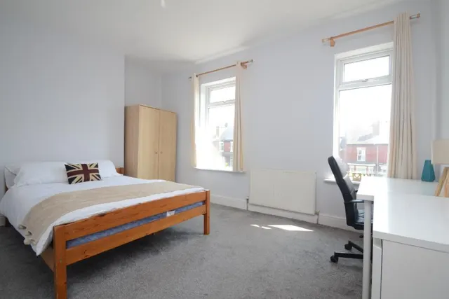 Birch Lane, Victoria Park, M13, photo 2