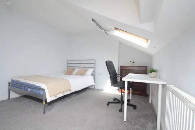 Birch Lane, Victoria Park, M13, photo 1