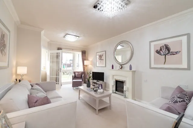 Botley Road, Park Gate, SO31, photo 2