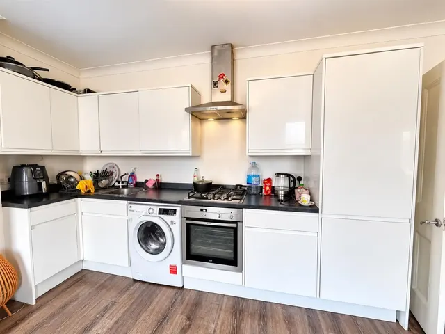 Ravenshurst Avenue, London, NW4, photo 2