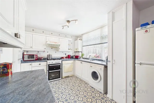 Photo 3 — Longueville Court, Lumbertubs, Northampton, NN3