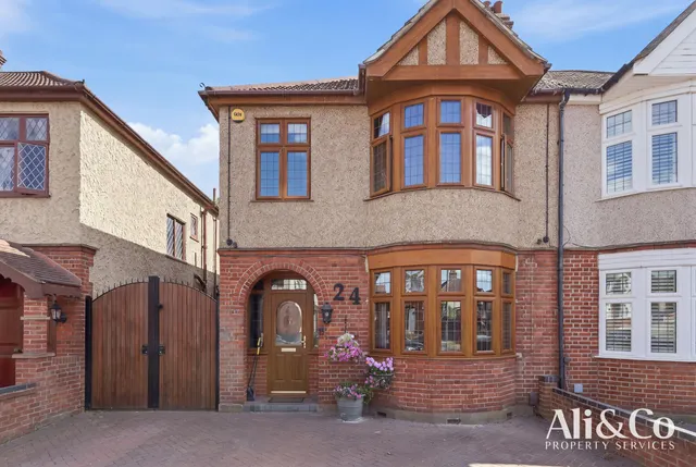 Lenmore Avenue, Grays, Essex, RM17 5NZ, photo 1
