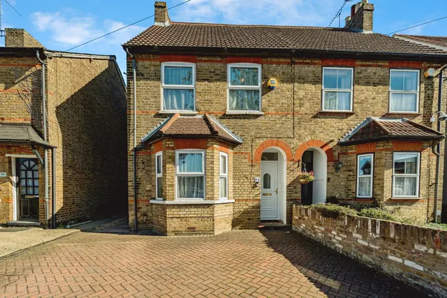 Photo 2 — Willoughby Road, Slough