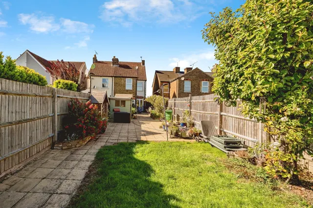 Willoughby Road, Slough, photo 1