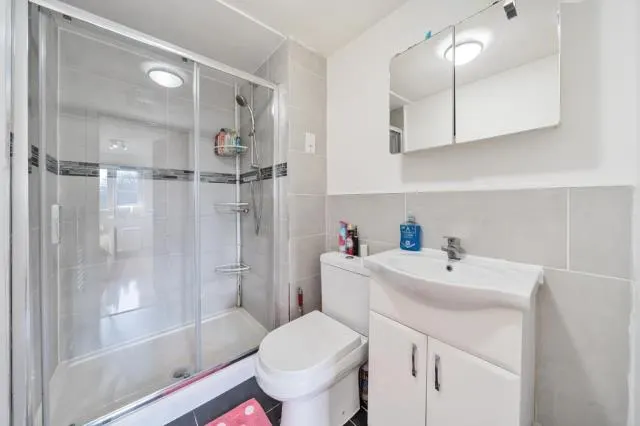 Bath Road, Slough, SL1, photo 3