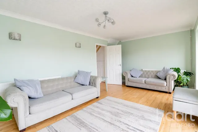Dearne Walk, Bedford, MK41, photo 2