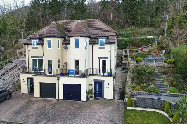 Tan Y Fron, Deganwy, LL31, photo 1