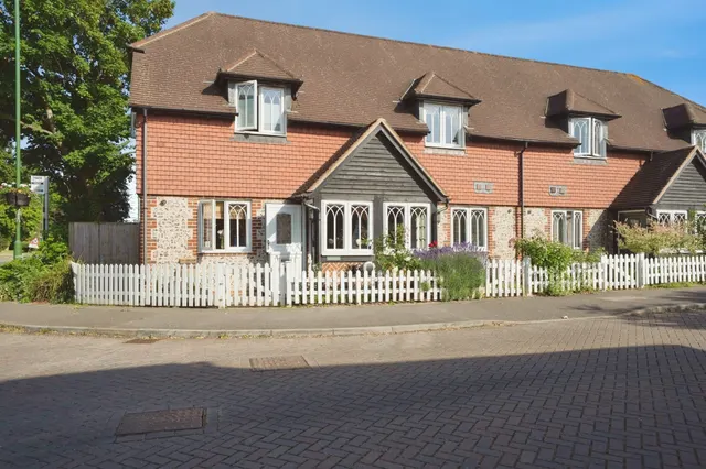 Yapton Road, Barnham, Bognor Regis, photo 1