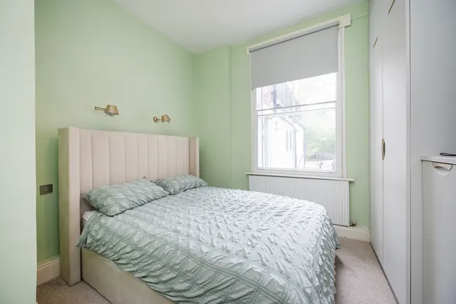 Photo 3 — Flat A, 21 Shelburne Road, London