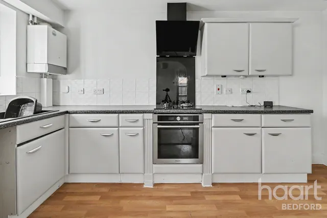 Eagle Way, Bedford, MK43, photo 3