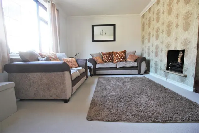 Photo 3 — Ampleforth Road, Abbey Wood SE2 9BQ