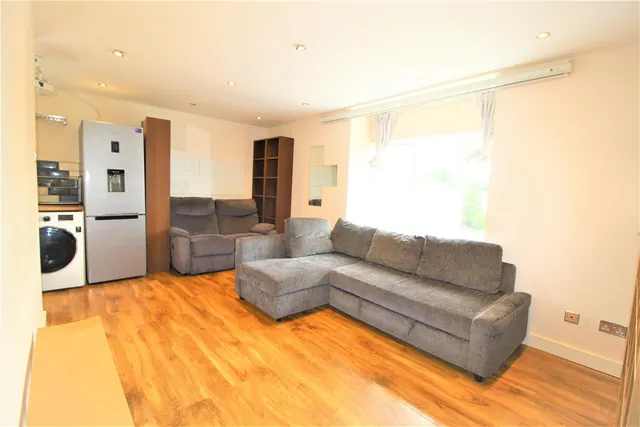 Franklin Way, Croydon, CR0, photo 1