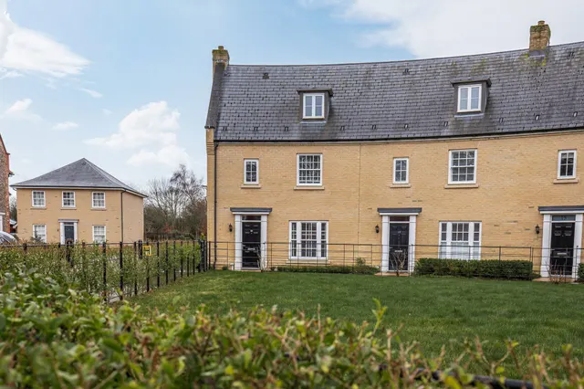 Three-Storey Home in Holt, photo 1