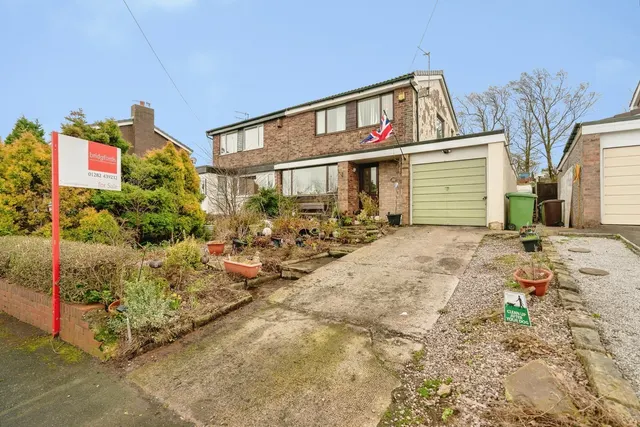 Fairways Drive, Burnley, Lancashire, BB11, photo 1