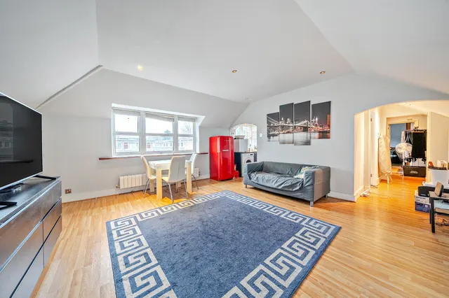 Lynton Green, Maidenhead, SL6, photo 2