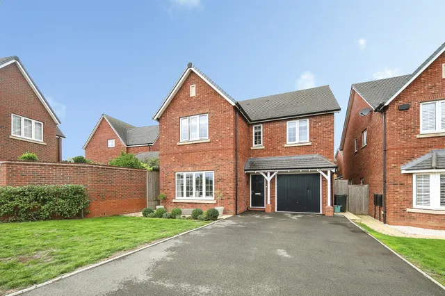 Green Leek Lane, Burton Green, CV8, photo 1