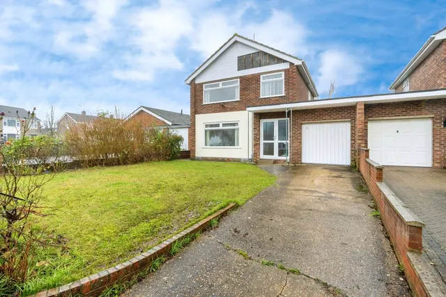 Conway Crescent, Bedford, Bedfordshire, MK41, photo 1