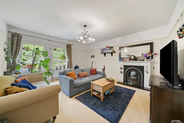 Photo 3 — The Avenue, Surbiton, KT5