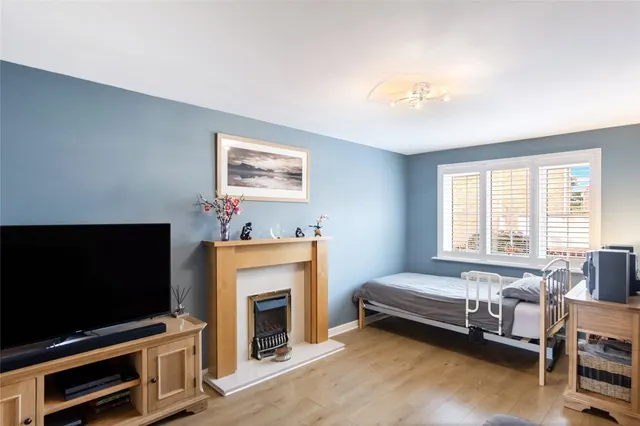 Strathnairn Court, Glenrothes, KY7, photo 2
