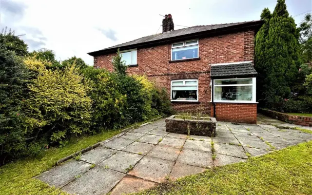 **NO CHAIN** Upland Road, St. Helens, photo 1